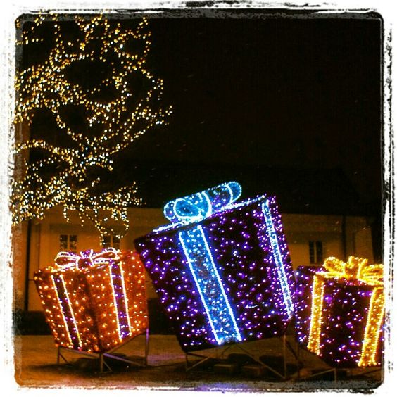 4' Pre-Lit LED Gift Boxes